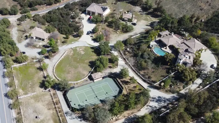 Detached Home with Horse Stables — 18797 Vista de Montañas, Murrieta, CA